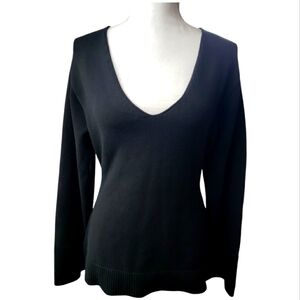 H&M NWT Deep V Neck Knit Sweater Size Small in Black Split Cuffs on Sleeves